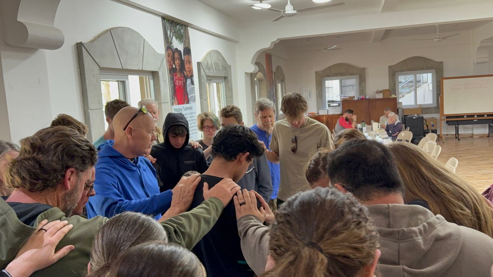 praying aleluya