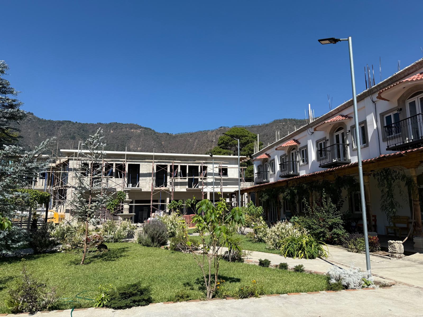 more on building aleluya