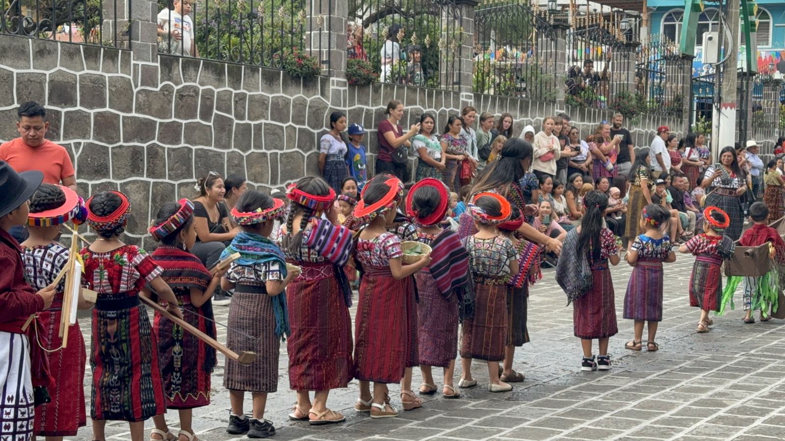 indigenous clothing march aleluya