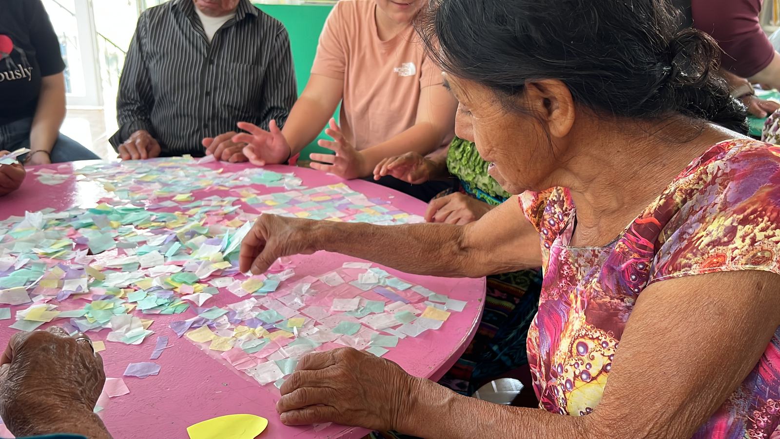 Lady puzzle maker aleluya