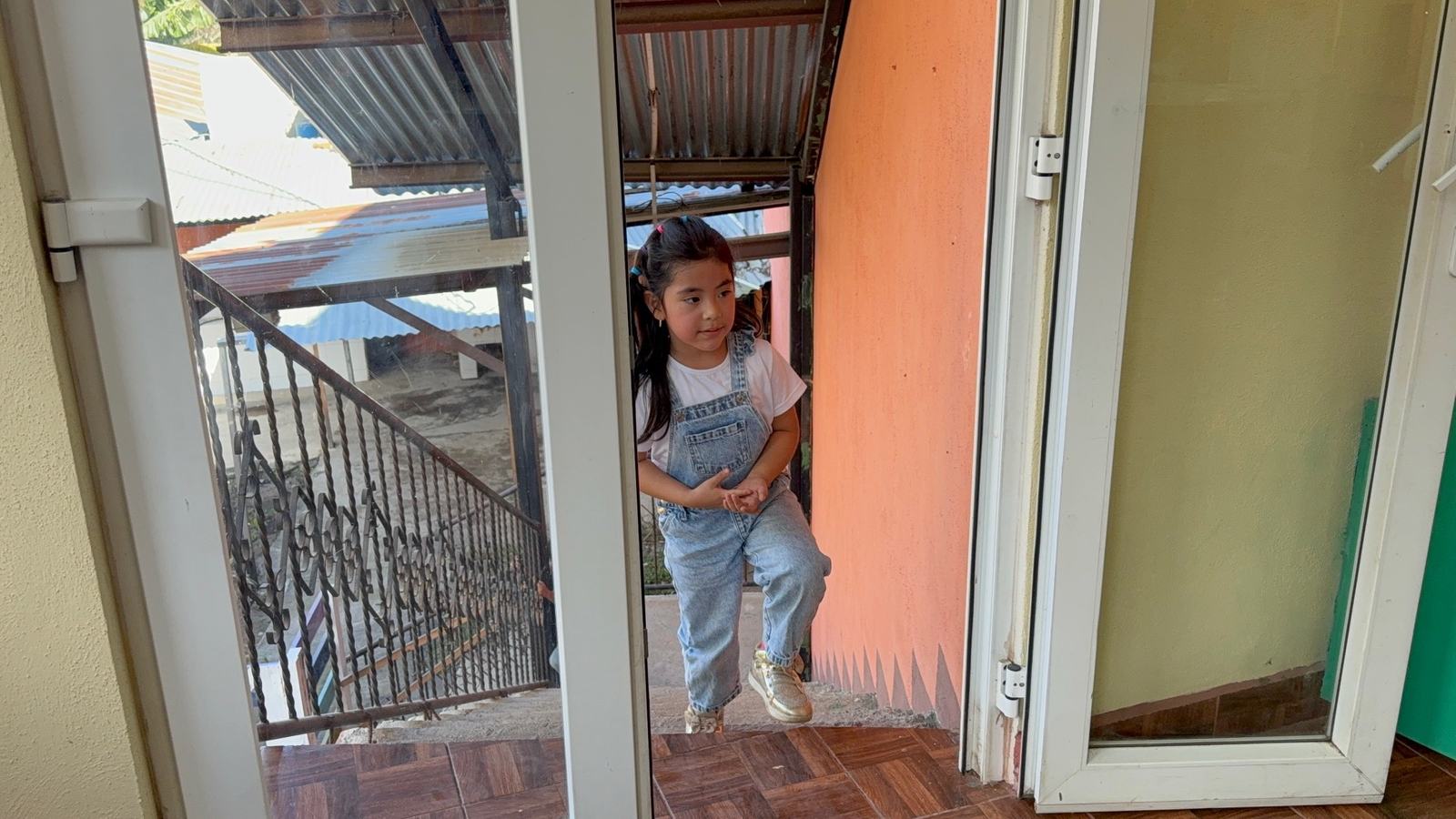 through door aleluya