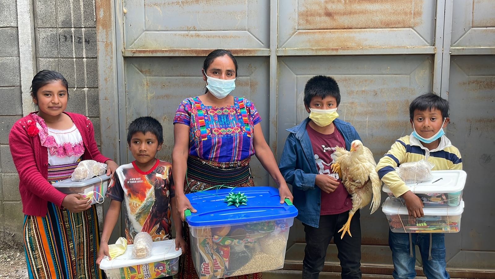 Family with Provisions Aleluya