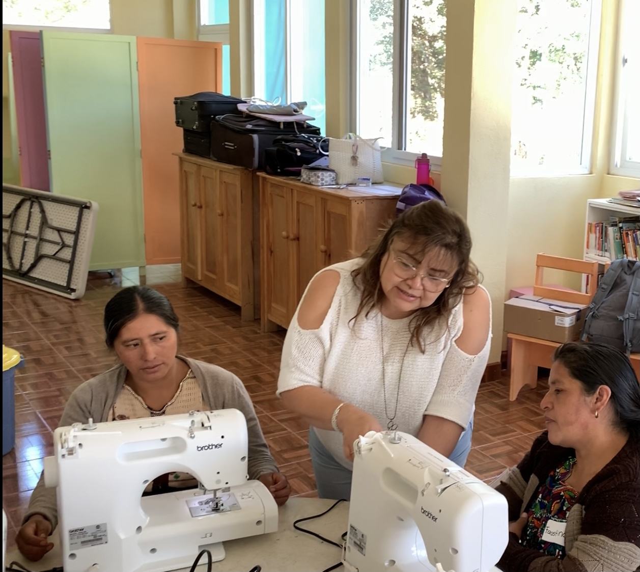 women sowing aleluya